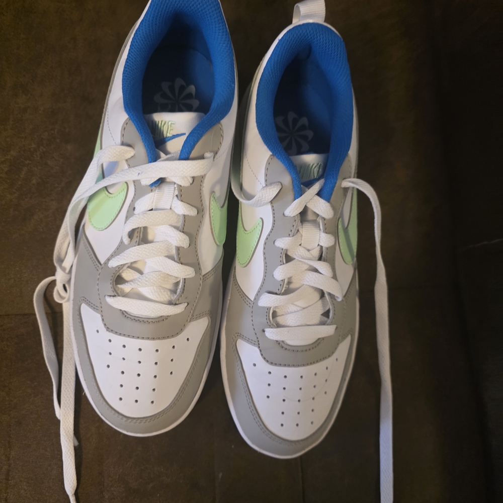 Nike Court Youth 6.5/Womens 8.5 White, Gray, and Green Sneakers